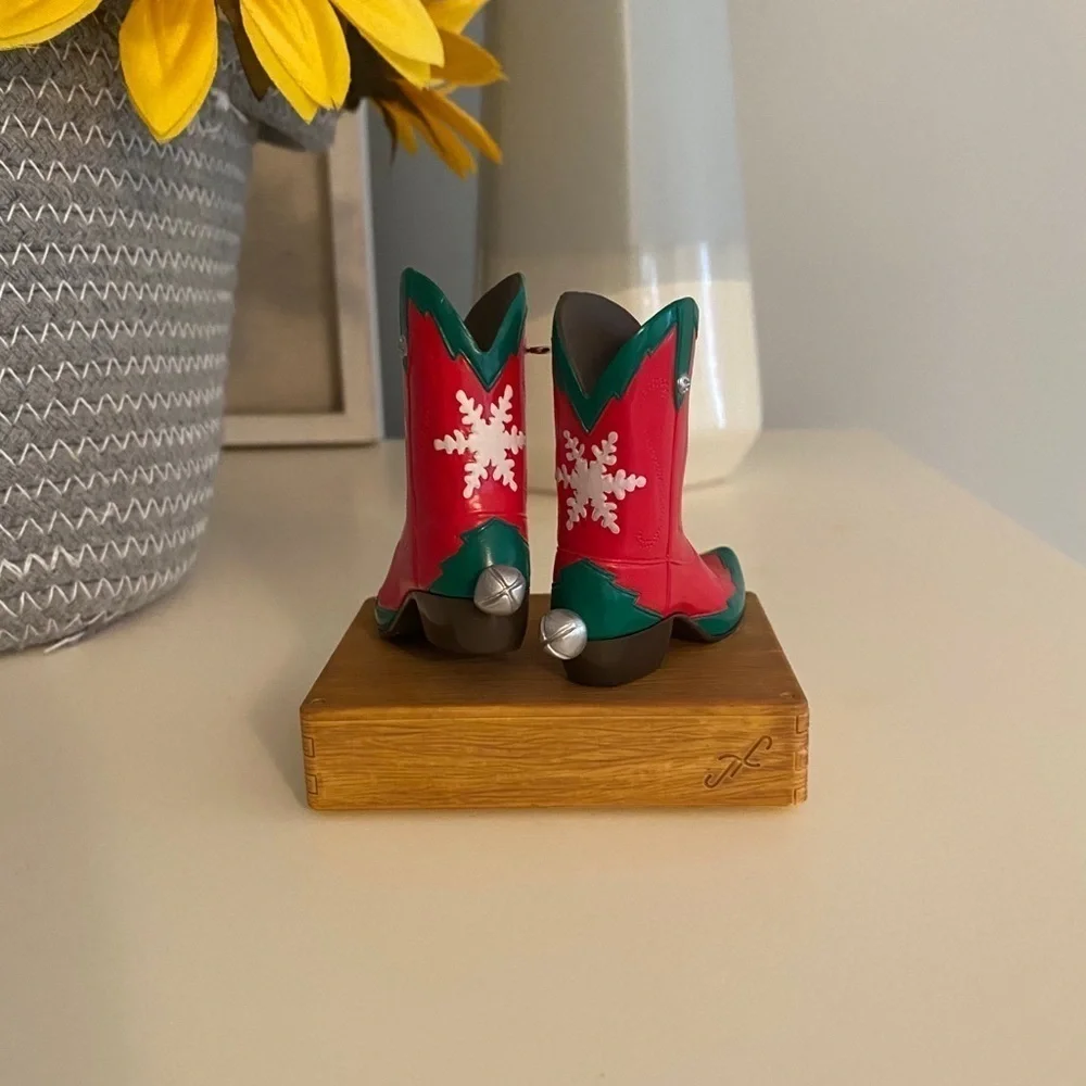 HALLMARK 2014 Kickin It Up Ornament
